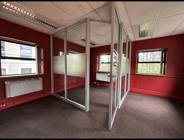 382.60M² OFFICE TO LET IN WOODMEAD